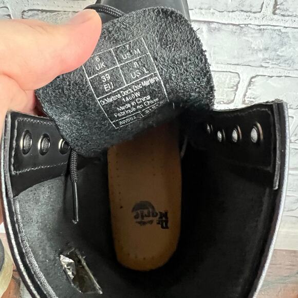 Dr Marten’s Black The Original High Top Boots Size Men’s 7 Woman’s 8 - Picture 7 of 7